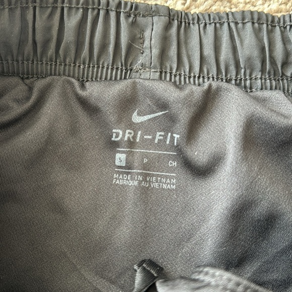 Women’s Nike Shorts - Picture 2 of 3